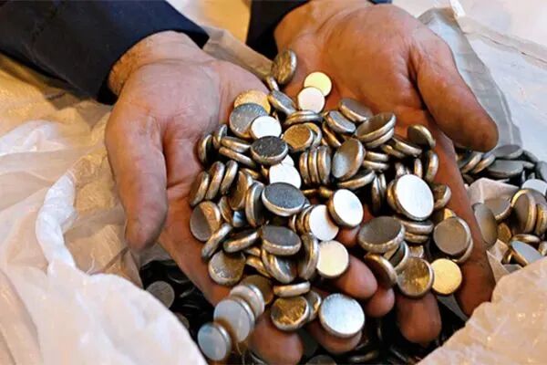 宁波“镍王”上市首日，触发临停！
